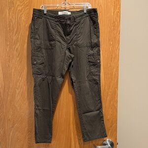 Women's Olive Ankle Cargo Pants